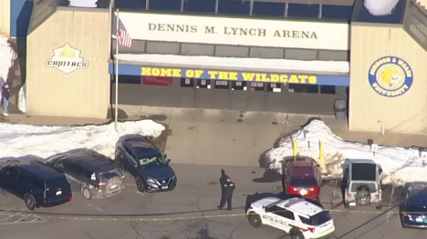 Tiroteo en pista de hockey en Rhode Island deja tres muertos, incluido el atacante