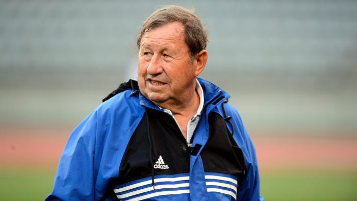 Polémica en Francia por dichos de histórico DT: “La mujer está hecha para dar a luz”