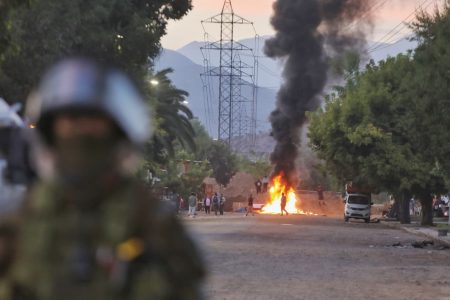 Con barricadas e incidentes: comienza segunda fase del desalojo de la toma Dignidad en La Florida