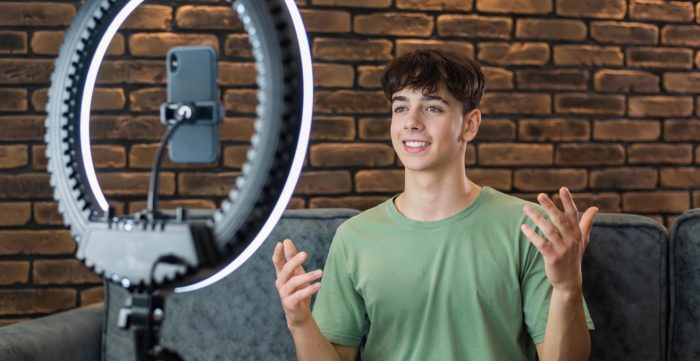 YouTube cumplió 21 años: 21 hitos de una plataforma que se convirtió en “infraestructura” cultural