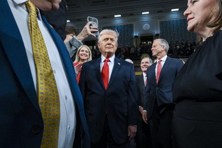 Con cuestionables cifras, Trump inicia discurso sobre el Estado de la Unión de su segundo mandato
