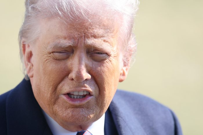 Ahora va por Cuba: Trump sugiere que podría ordenar "una toma amistosa y controlada"