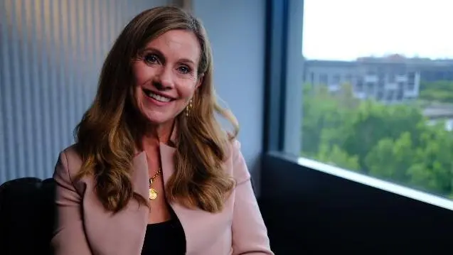 La mujer que tiene la misión de sacar a los niños de las redes sociales