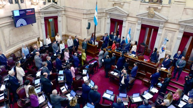 La califican como “esclavista”: Senado argentino aprueba reforma laboral de Milei