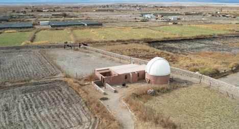 Becas para cursar el diplomado de Microcuradurías de Bienal Saco