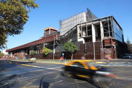 Tras una década de abandono, dan inicio a la construcción de la segunda etapa del GAM