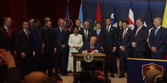 Trump y sus doce escuderos