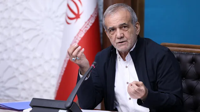 Presidente de Irán pide disculpas por bombardeos a países vecinos de Medio Oriente