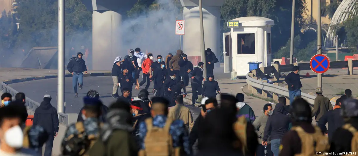 Protestas afuera de consulado de EEUU por muerte de Jameneí dejan al menos ocho muertos en Pakistán