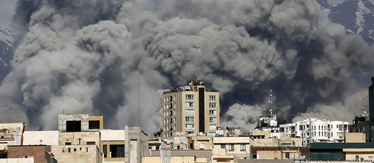 Israel lanza nuevos ataques sobre Teherán contra edificios oficiales