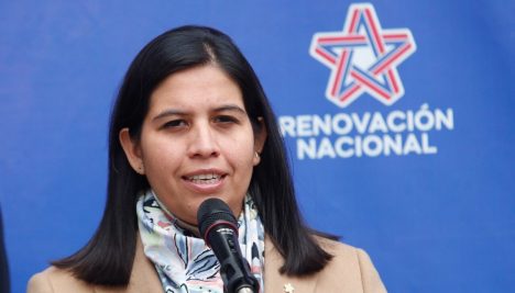 Senadora Andrea Balladares es proclamada como la primera mujer presidenta de Renovación Nacional