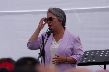Jeannette Jara finaliza su reflexión: permanecerá en el PC y se reintegrará a la comisión política