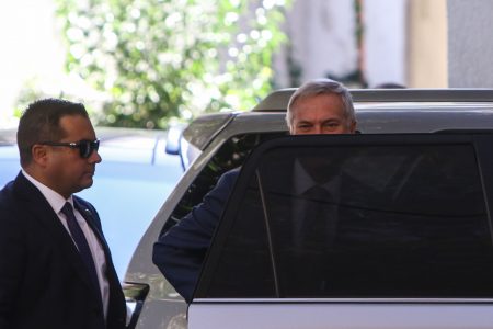 El cable no se desenreda: los escenarios que enfrenta J. A. Kast a raíz de la conexión Chile-China