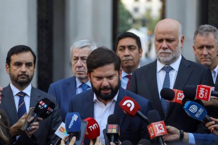 Se cortó el cable: reunión entre Boric y Kast termina abruptamente tras acusaciones de mentira