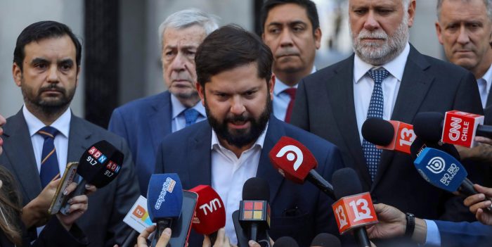 Se cortó el cable: reunión entre Boric y Kast termina abruptamente tras acusaciones de mentira