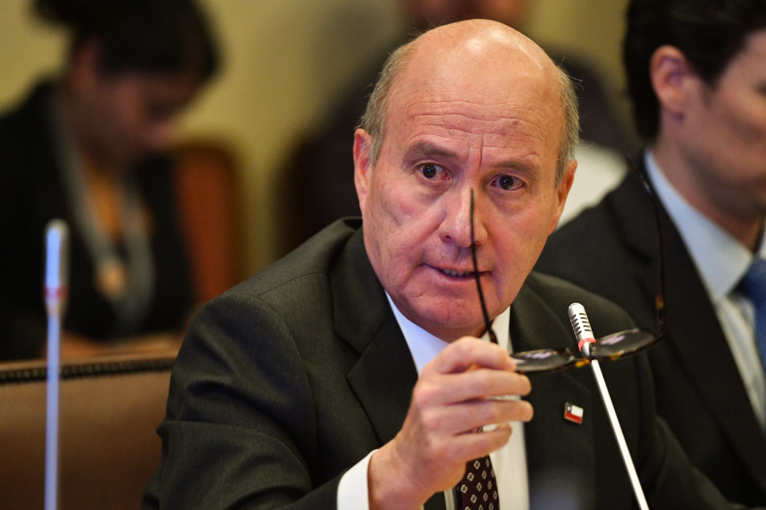 Ministro Quiroz defiende paquete de medidas para enfrentar crisis del petróleo