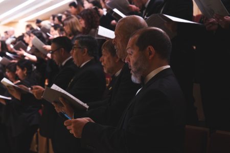 Sinfónica Nacional y Coro Sinfónico U. de Chile conmemoran Semana Santa con debut de Simone Menezes