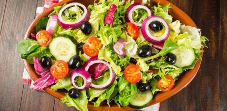 Dietas vegetarianas y cáncer: estudio muestra menor riesgo, pero requiere buena planificación