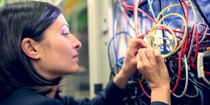 Más mujeres, más futuro para el transporte vertical en Chile