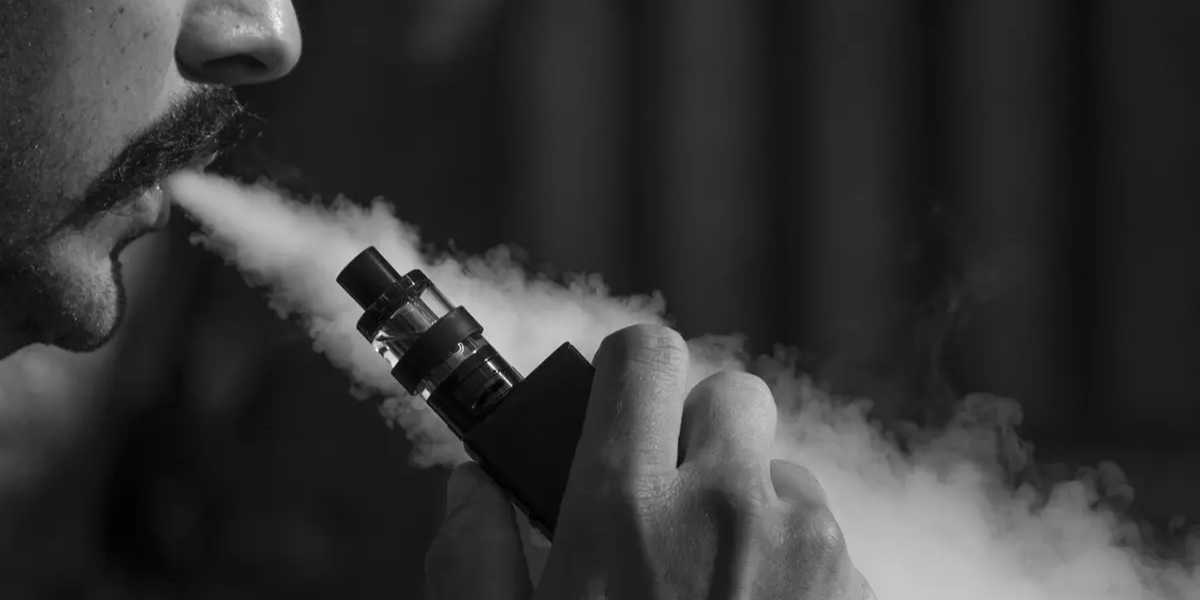 Vapeo bajo la lupa: estudio advierte que cigarrillos electrónicos con nicotina serían cancerígenos