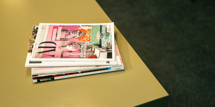 De Dua Lipa a Zendaya: marcas dejan el “rostro” y apuestan por relatos con identidad