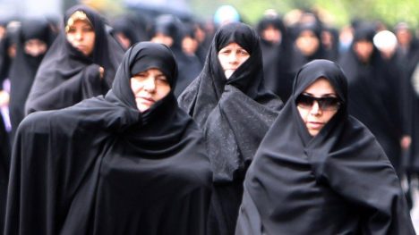 Más allá del hijab: género, derecho y poder en la República Islámica de Irán