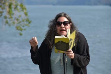 Presentación del libro "Serpiente azul, sal del baúl" de Alejandra del Río Lohan