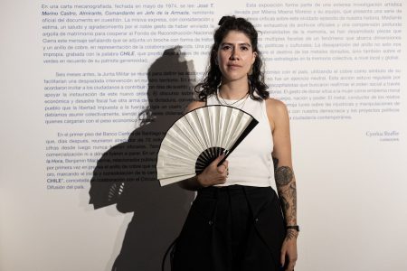 Artista y muestra sobre joyas desaparecidas del 73: "Es vital hacer frente al negacionismo"