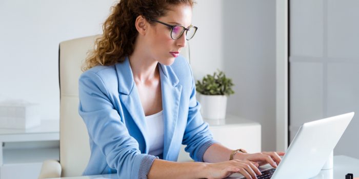 Mujeres en Chile priorizan Inteligencia Artificial y autoaprendizaje para fortalecer empleabilidad