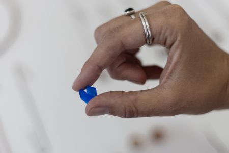 Inauguran exposición sobre "joyas para la reconstrucción de Chile" tras golpe de 1973