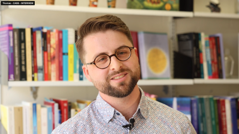 Académico a 30 años de antología "McOndo": "Contribuyó a transformar la literatura latinoamericana"