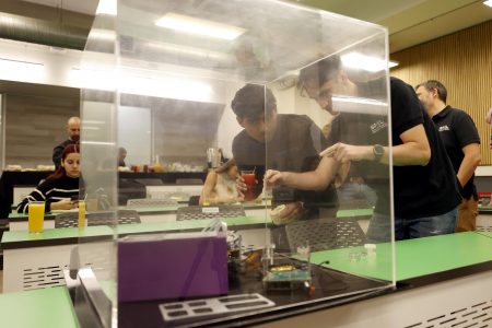 Equipo chileno enviará experimentos tecnológicos y biológicos a la Estación Espacial Internacional