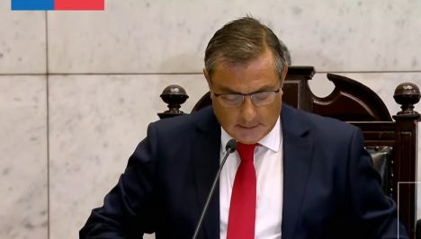 Reemplazante de Raúl Guzmán en Secretaría del Senado tuvo rol protagónico en cambio de mando