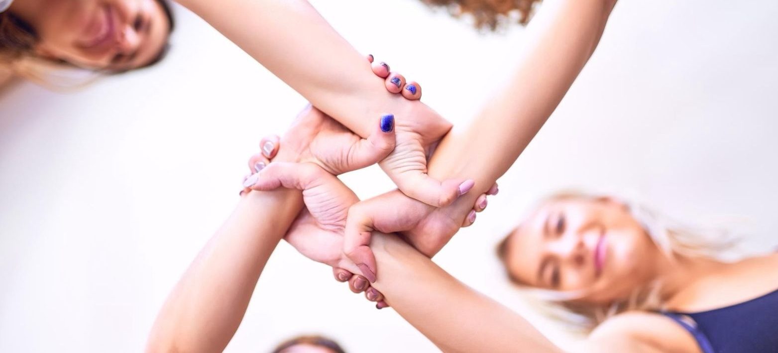 El costo físico de postergarse: cómo el exceso de roles afecta el cuerpo de las mujeres