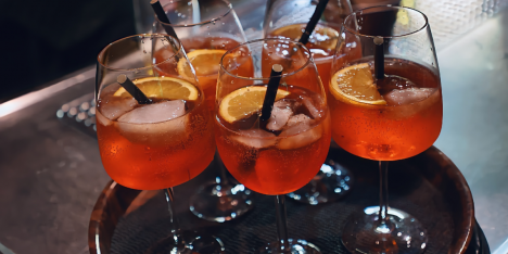 El “bebedor de fin de semana”: especialistas advierten sobre la adicción silenciosa al alcohol