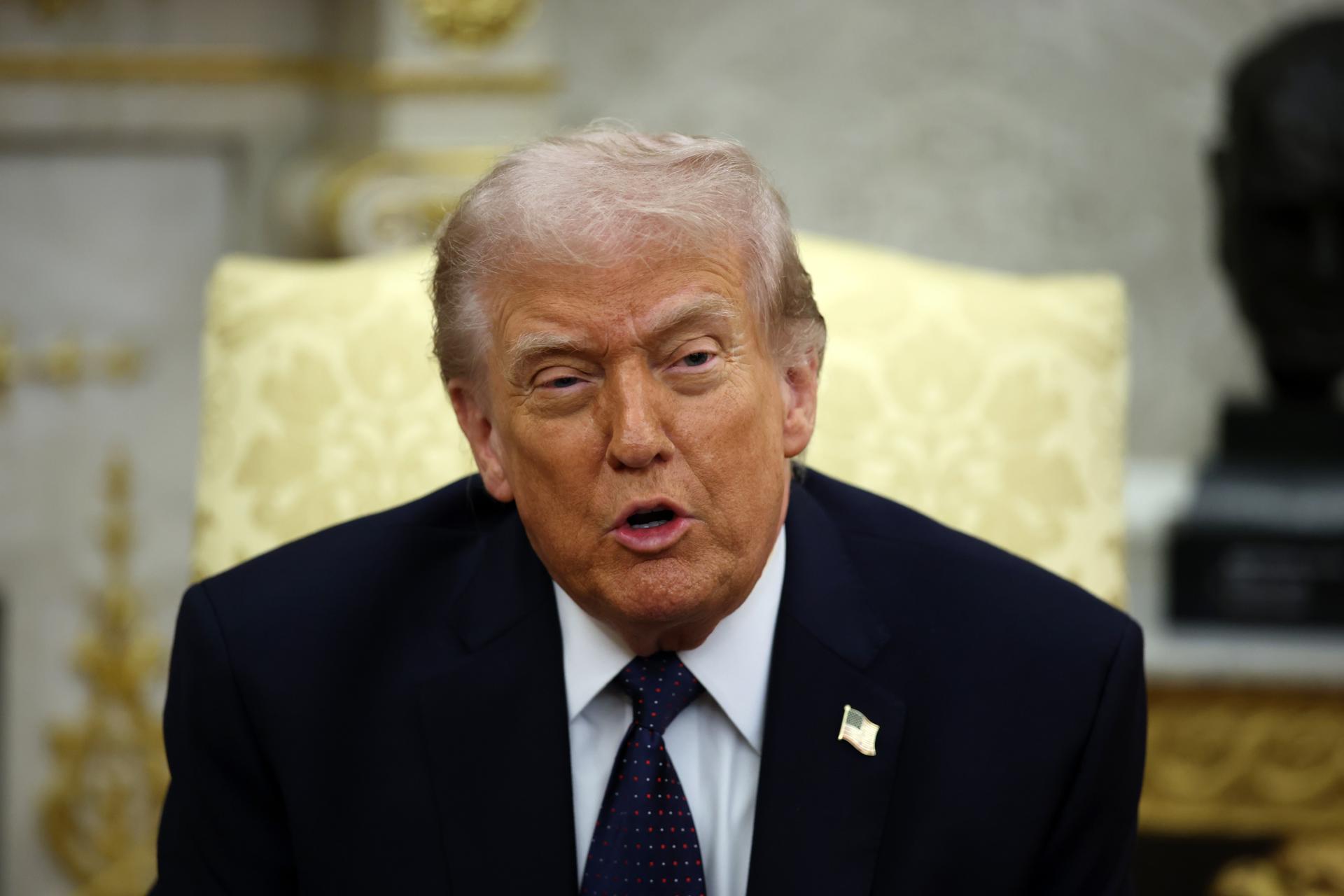 Trump afirma que Irán le ha pedido un alto el fuego y que lo considerará si reabre Ormuz