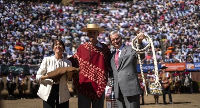 Presidente Kast asiste a Campeonato Nacional de Rodeo y hace llamado a “mantener las tradiciones”