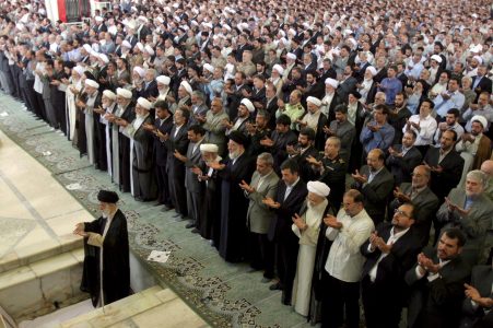 Irán designa consejo interino que gobernará el país tras muerte de Jameneí