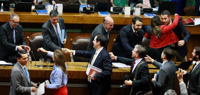 Plan parafina: Gobierno aprueba su primera ley en maratón legislativa por el bencinazo