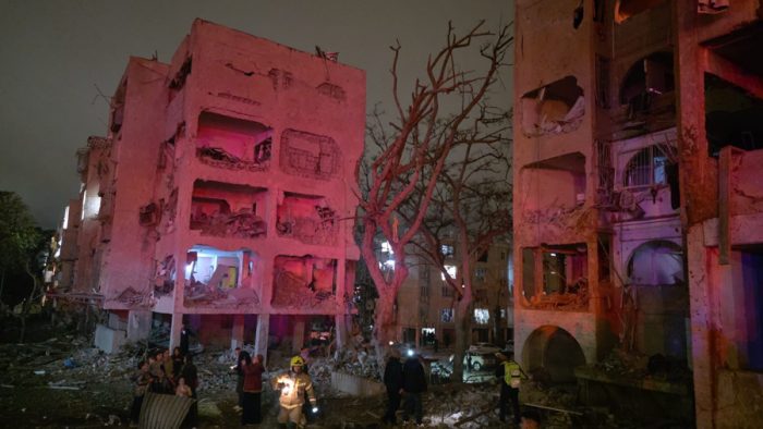 Dos misiles alcanzan zona cercana a instalación nuclear en Israel: al menos 120 heridos y 11 graves