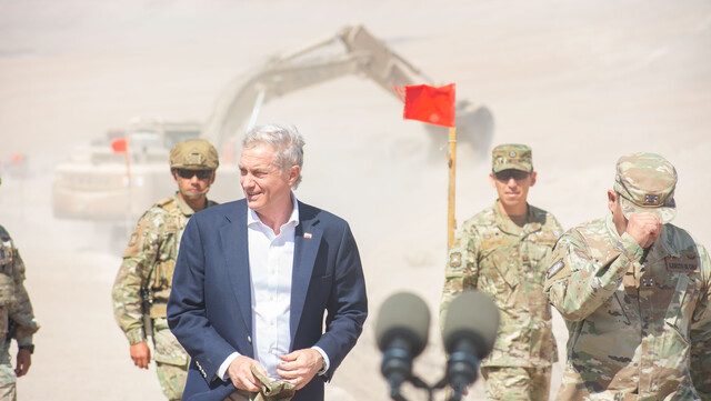 La retroexcavadora de la emergencia: golpe simultáneo a trabajadores, DD.HH. y medio ambiente