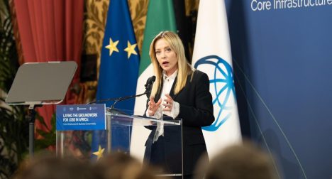 Italia no está en guerra: Meloni advierte sobre caos global y fija límites al uso de bases de EEUU