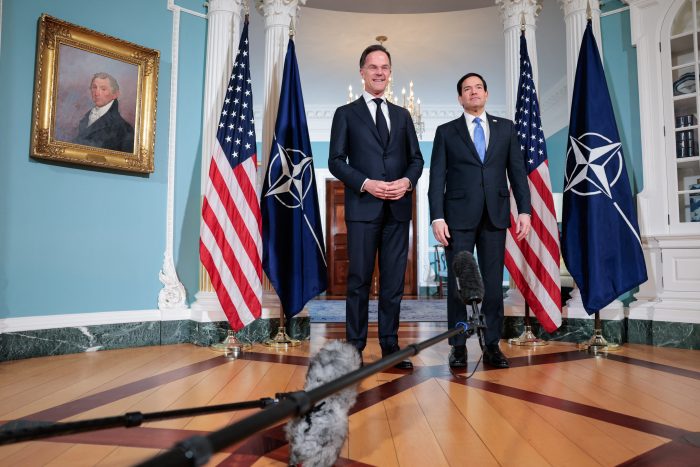 Trump se reúne con Rutte en medio de arremetidas contra la OTAN
