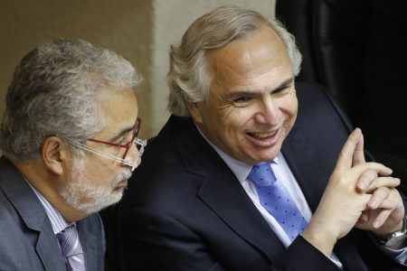 Fiscalía solicita acceso a todos los chats de Hermosilla en donde esté mencionado Andrés Chadwick