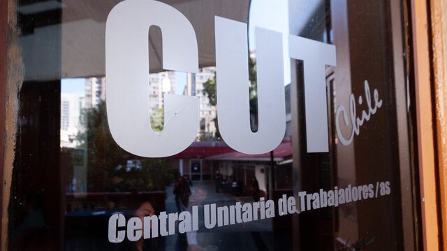 Choque por sueldo mínimo: CUT descarta propuesta de Hacienda y lleva la pelea al Congreso