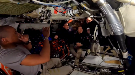 Astronautas de Artemis II se preparan para sobrevuelo lunar