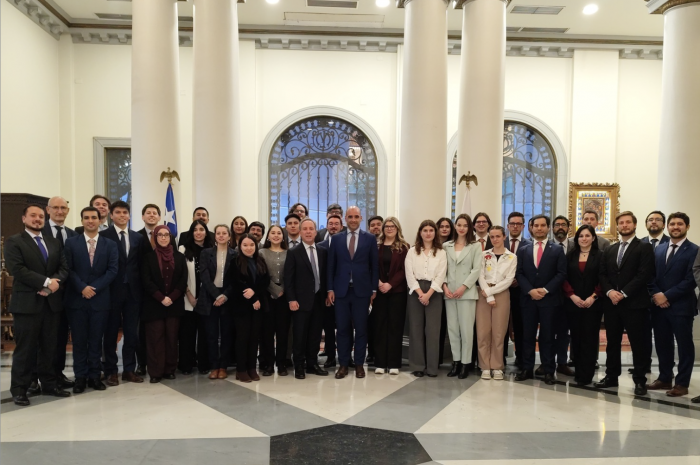 Ultraderecha húngara, acusada de corrupción, desembarca en la Academia Diplomática