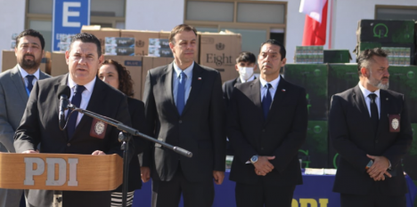 Reaparece en público el detective en el cual la ministra Steinert tiene un "especial interés"