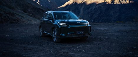 SUV híbrido enchufable de 7 pasajeros llega a Chile con hasta 1.150 km de autonomía