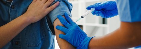 Diabetes en época fría: las 3 vacunas gratuitas que se recomiendan para evitar complicaciones graves
